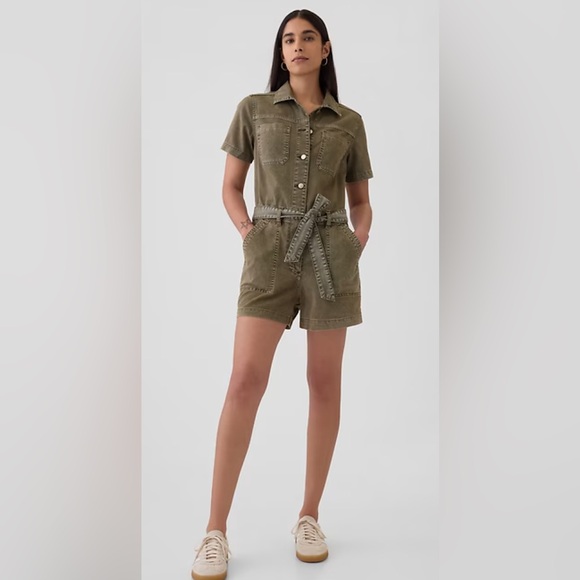 Brand new Gap Women’s Utility Romper. Women’s size Large, Tall. - Picture 1 of 8